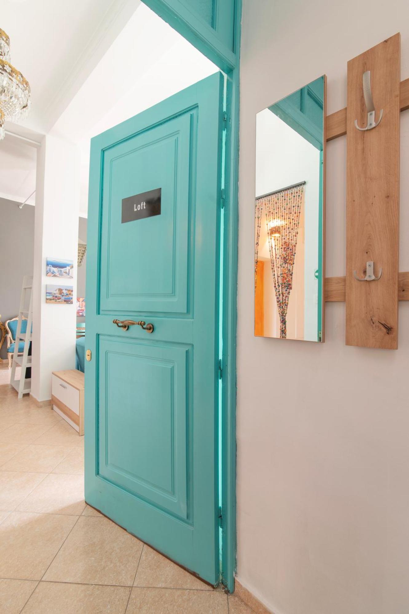 Neoclassical Loft In Monastiraki - Acropolis And Metro Atenas Exterior foto