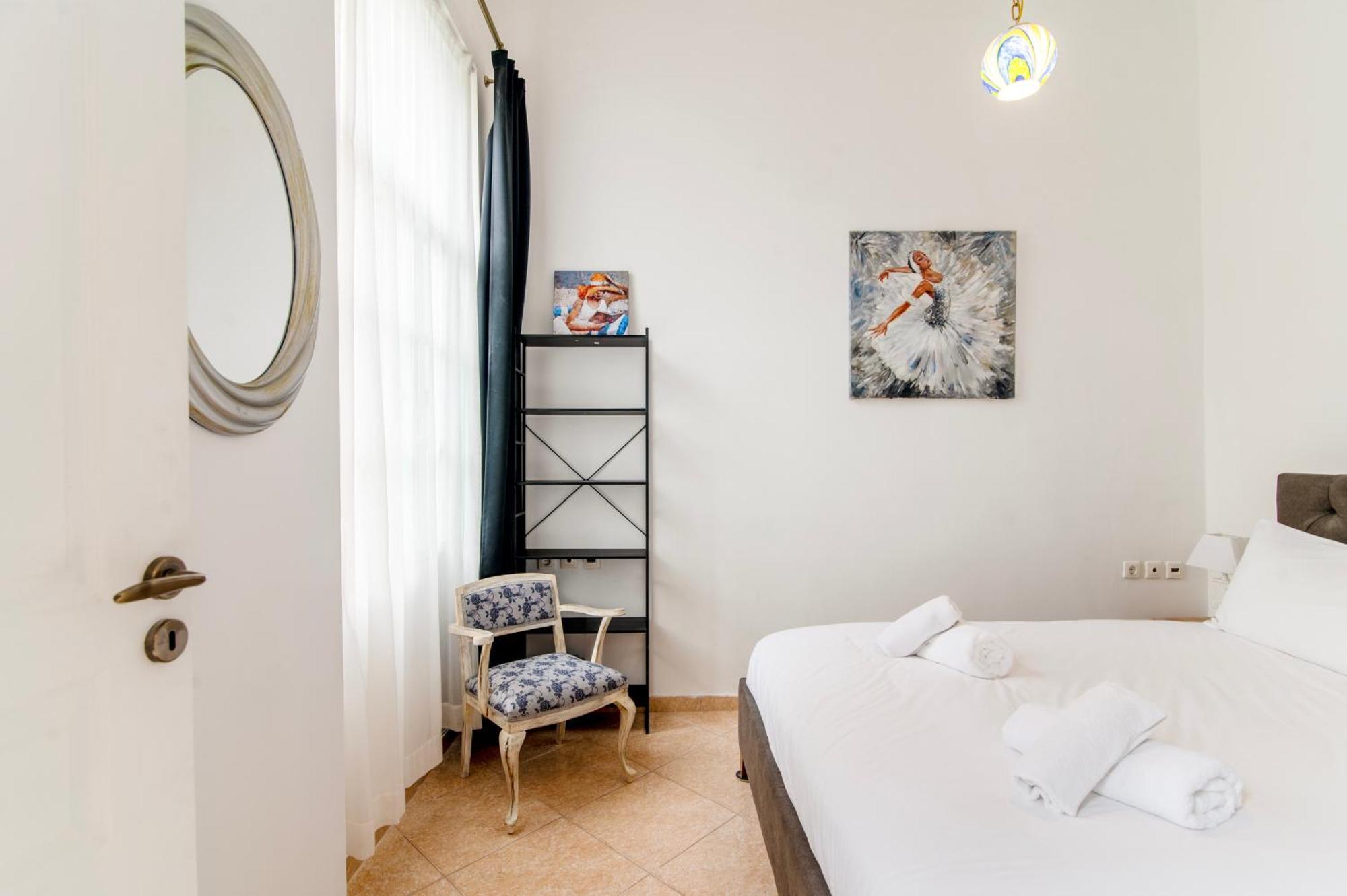 Neoclassical Loft In Monastiraki - Acropolis And Metro Atenas Exterior foto
